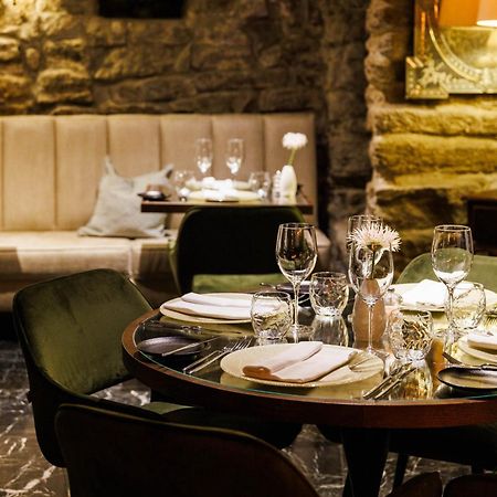 Schloessle Hotel - Small Luxury Hotels Of The World Talin Exterior foto Interior of the restaurant