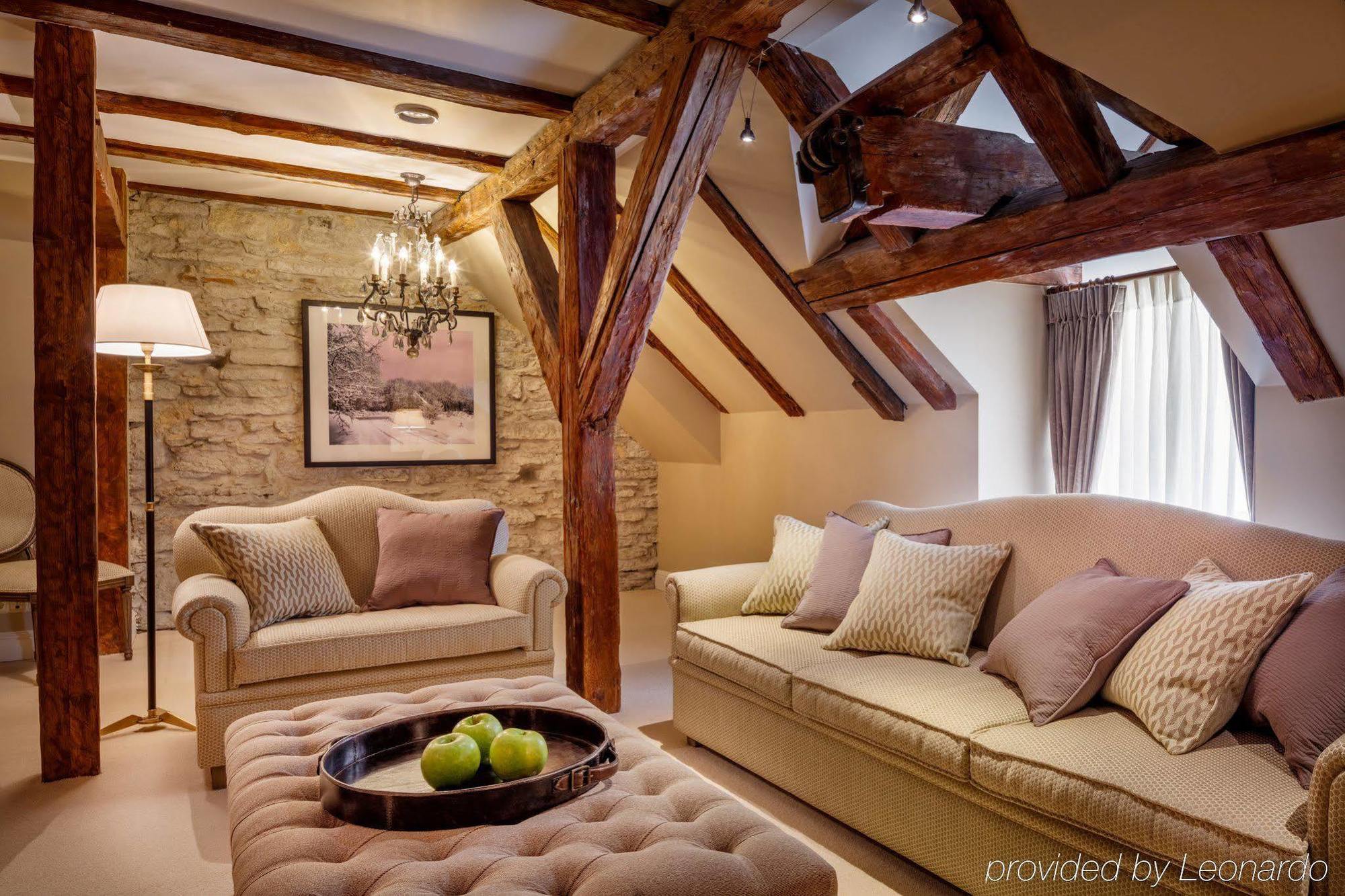 Schloessle Hotel - Small Luxury Hotels Of The World Talin Exterior foto Interior of the hotel